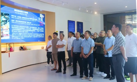 山东青岛市工艺品业界企业家代表团访问韩国益山市