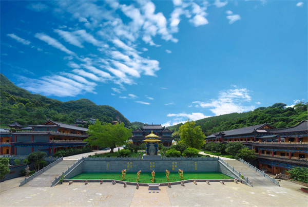 雲遊東華｜解碼家風廣場的文化密碼 