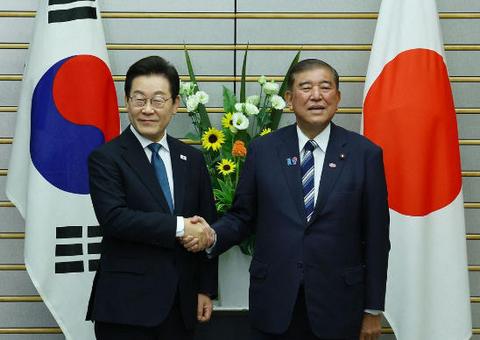 韩日领导人发表联合新闻公报 强调稳步推进双边关系