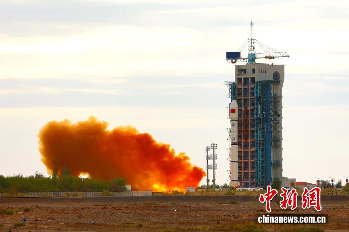 中国成功发射卫星互联网技术试验卫星